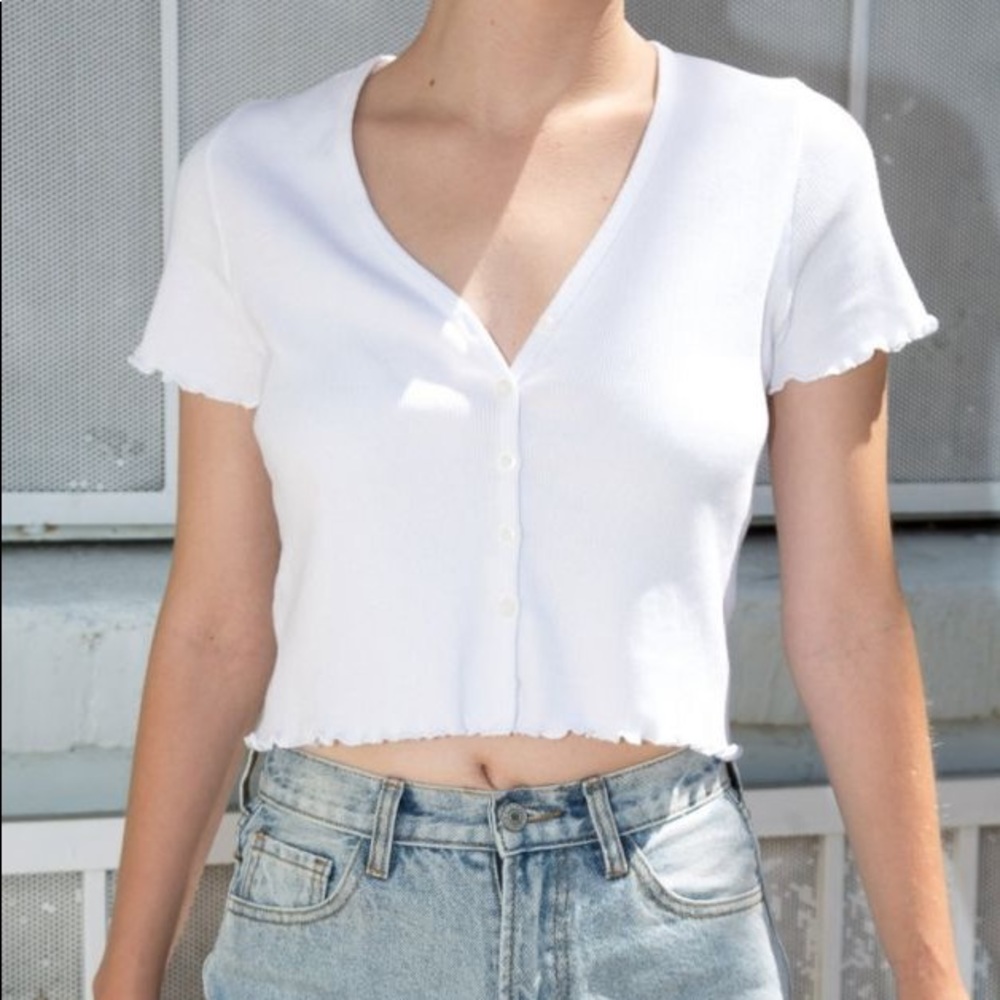 white brandy melville short sleeve top w ruffle detailing